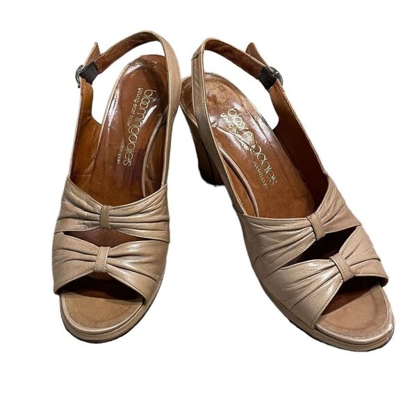 Vintage Beige Leather Heeled Slingback Sandals - Bloomingdale’s - Picture 1 of 10